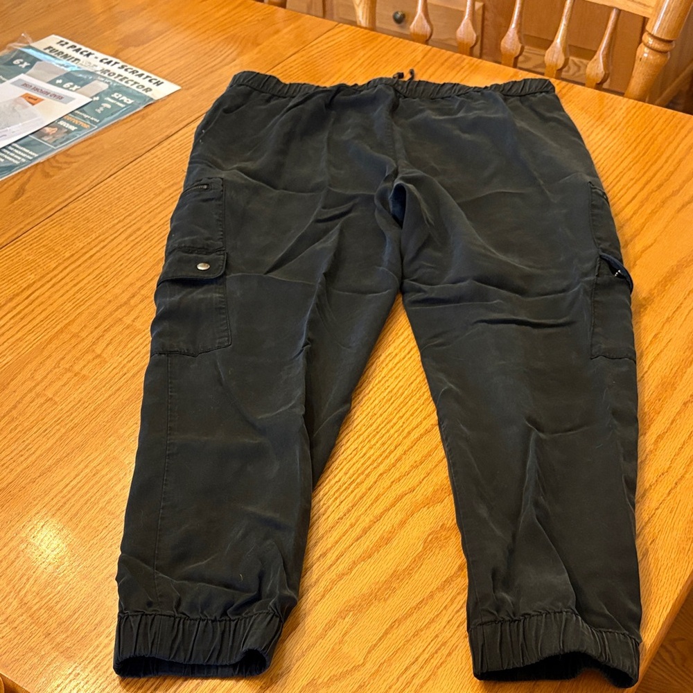 Banana Republic Black Cargo Jogger Pants - Picture 12 of 13